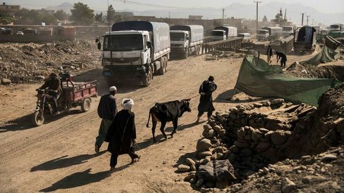 Cel puţin 8 morţi şi 10 răniţi în urma unor alunecări de teren şi avalanşe în Afganistan / Oficialii locali au început să ofere ajutoare familiilor afectate