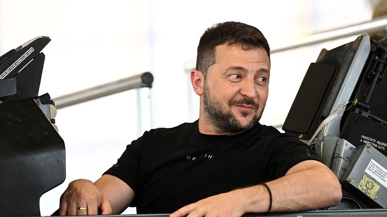 Zelenski laudă România și Bulgaria în privința transportului cerealelor: ”Aşteptăm de la alte ţări vecine aceeaşi cooperare constructivă” / Salută intrarea primelor tancuri americane Abrams în Ucraina și așteaptă avioanele F16