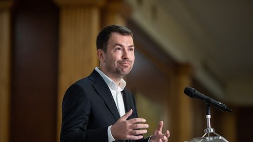 „Marcele, îl dai afară pe baronul Șosețică sau aștepți să-l ia cu duba ca pe Dragnea?”, întreabă Drulă după ce a fost pronunțată sentința de condamnare pentru Ionel Arsene, președintele CJ Neamț