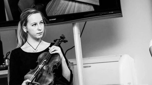 Doliu în lumea artelor din Cluj după uciderea tinerei muziciene Beáta Molnár. Principalul suspect era preparator la Universitatea maghiară Sapienția