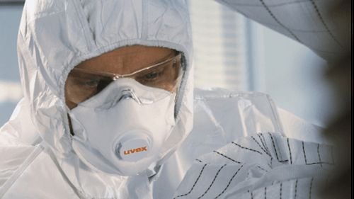 Cel puțin trei companii românești vor avea capacitatea să producă măști FFP2. Ludovic Orban: Va trebui să aveţi în vedere că intră în producţie și România