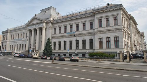 Universitatea din Craiova va trece la cursuri on-line de la sfârșitul lui noiembrie până la jumătatea lunii martie / Instituția vrea să valorifice infrastructura creată pentru cursuri online în pandemie, dar să facă și economii la energie