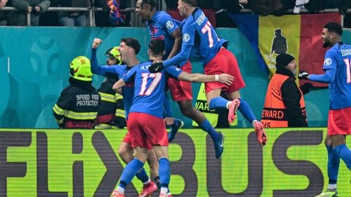 Superliga: Campioana FCSB a câştigat ultimul meci de acasă din acest sezon. Urmează decernarea trofeului şi sărbătoarea alături de suporteri