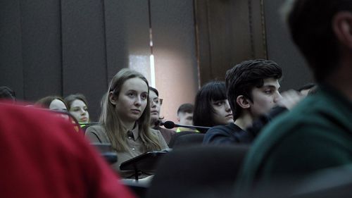 Universitatea din Bucureşti: Înscrierea la facultăţi se poate face şi fără prezentarea diplomelor sau adeverinţelor de bacalaureat / Adeverinţele de promovare vor trebui depuse la momentul confirmării locului, acolo unde este cazul