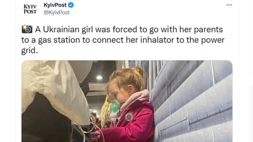 FOTO VIDEO Jumătate dintre locuitorii Kievului încă nu au electricitate / O familie a venit la o benzinărie pentru a conecta la curent inhalatorul de care fetița lor avea nevoie pentru a respira