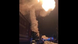 VIDEO Momentul celei de a doua explozii de la Crevedia / S-a ridicat un nor imens de foc și cenușă
