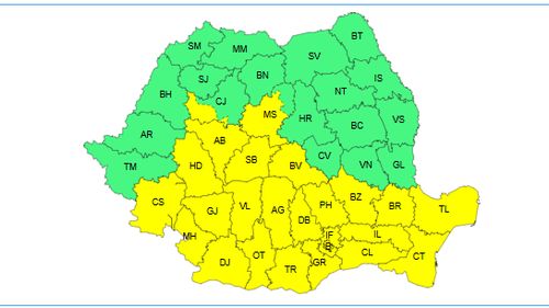 Peste jumătate din ţară, sub cod galben de furtuni / ”Sistaţi activităţile desfăşurate în teren deschis sau la înălţime”