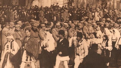 Cum se trăia în Sibiu, capitala Transilvaniei, în anul Unirii: servitorii nu aveau voie să meargă în centru în zilele de sărbătoare, alimentele se dădeau pe cartelă, iar vânzătorii care vindeau prea scump făceau închisoare