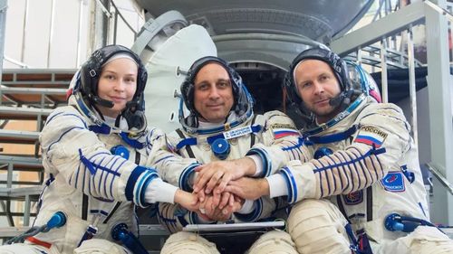 Primul film în spaţiu. Regizor rus: Nu am la cine să apelez pentru sfaturi. Nu am nici un cameraman pe care să-l întreb cum să filmez în lumina ferestrei