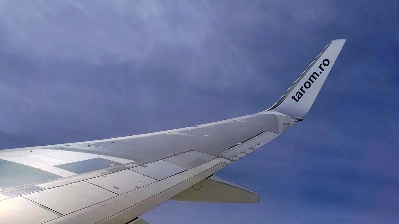 Trei zboruri cu destinaţia Bucureşti, redirecţionate pe alte aeroporturi din ţară din cauza furtunii din Capitală