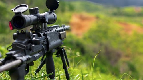 Italia anchetează un presupus „turism cu lunetişti” în timpul războiului din Bosnia / Grupuri din Italia şi din alte ţări ar fi plătit pentru a putea împuşca locuitori din Sarajevo pentru propriul amuzament