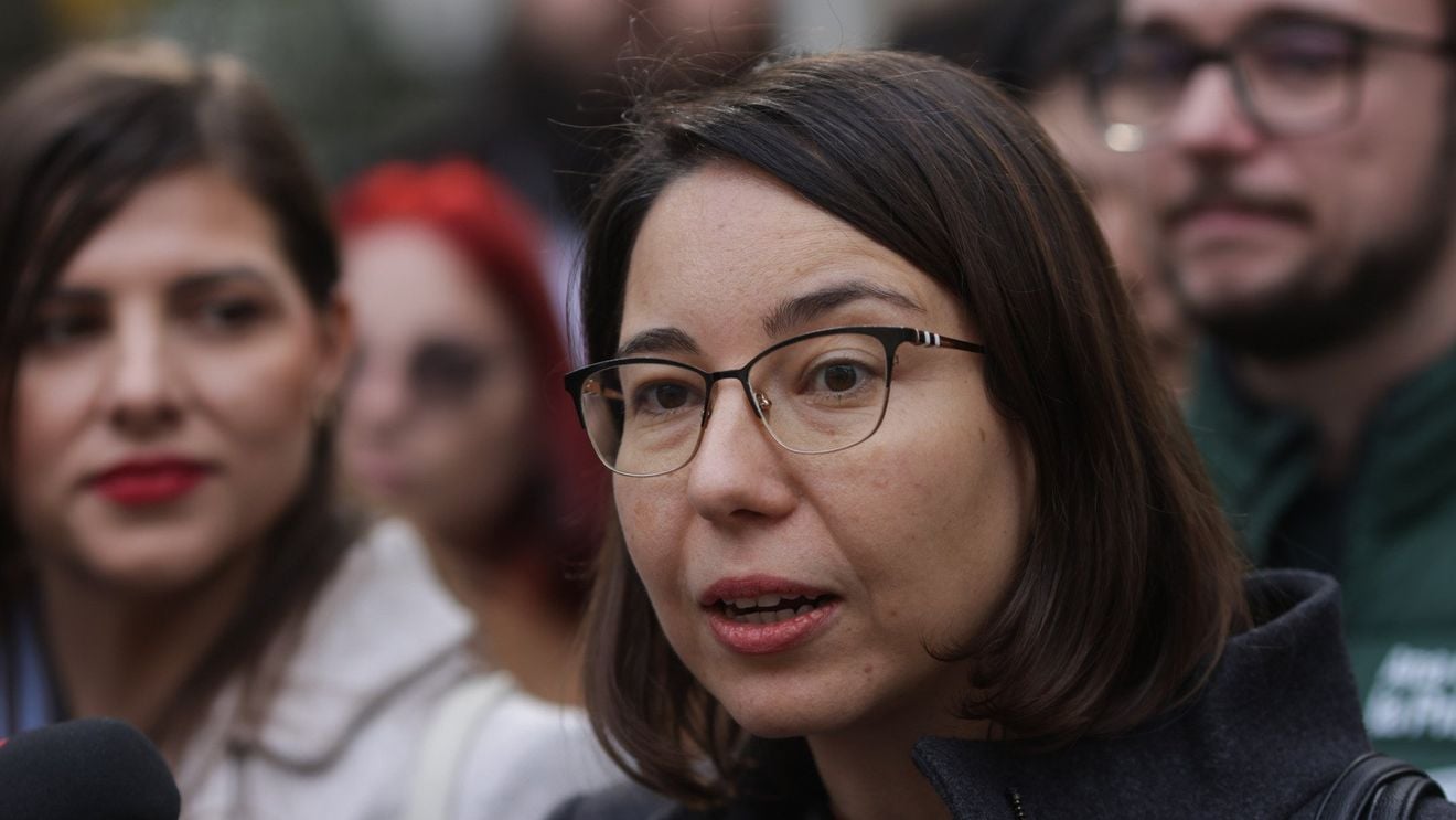 FOTO Cum o promovează rețeaua de site-uri asociată cu partidul extremist AUR pe candidata progresistă de stânga Ana Ciceală la Primăra București / Ciceală (SENS): ”O încercare evidentă de a se folosi de imaginea mea”