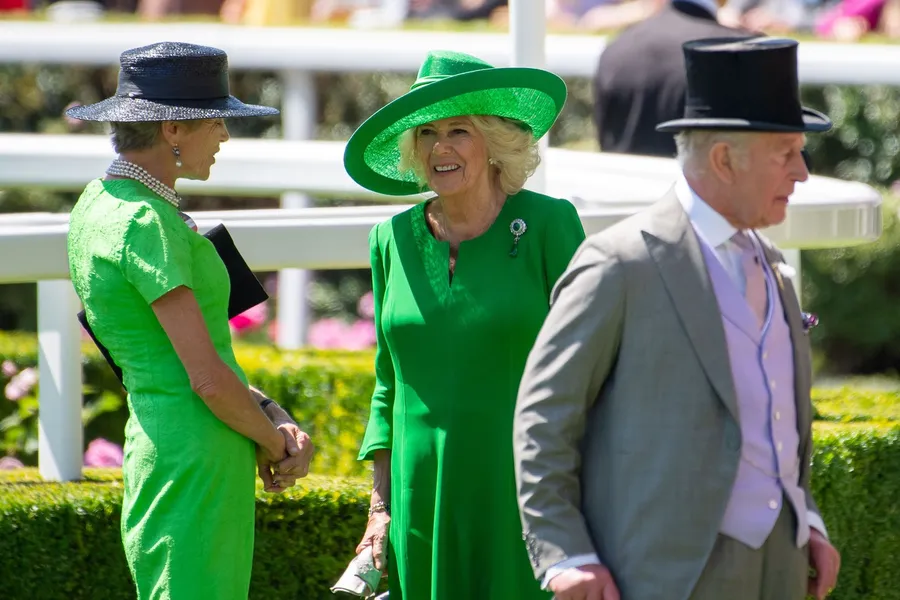 royal ascot regina si regele angliei