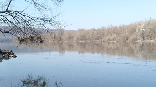 GALERIE FOTO Poluare pe Nistru: România acordă sprijin pentru Republica Moldova după un atac rusesc / Alimentarea cu apă ar putea fi sistată în unele localități