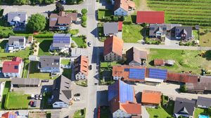 Fonduri de 170 de milioane de euro pentru proiecte energetice locale în cinci județe din România / Corina Murafa: Comunitățile de energie pot reduce facturile individuale și pot deveni un instrument împotriva sărăciei energetice