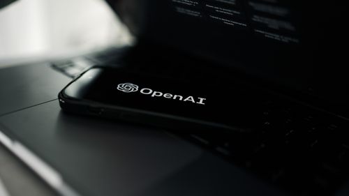 OpenAI elimină conturile utilizatorilor din China și Coreea de Nord suspectați de activități rău intenționate, inclusiv supraveghere și influențarea opiniei publice