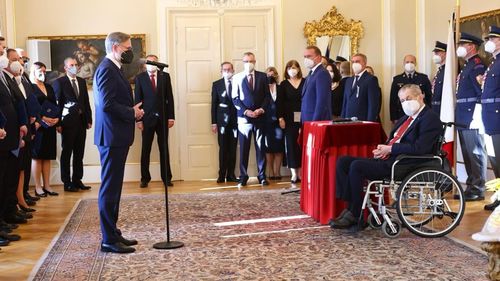 Președintele Cehiei, Milos Zeman, a numit noul guvern condus de Petr Fiala, la mai mult de două luni după victoria alianței sale la alegerile parlamentare