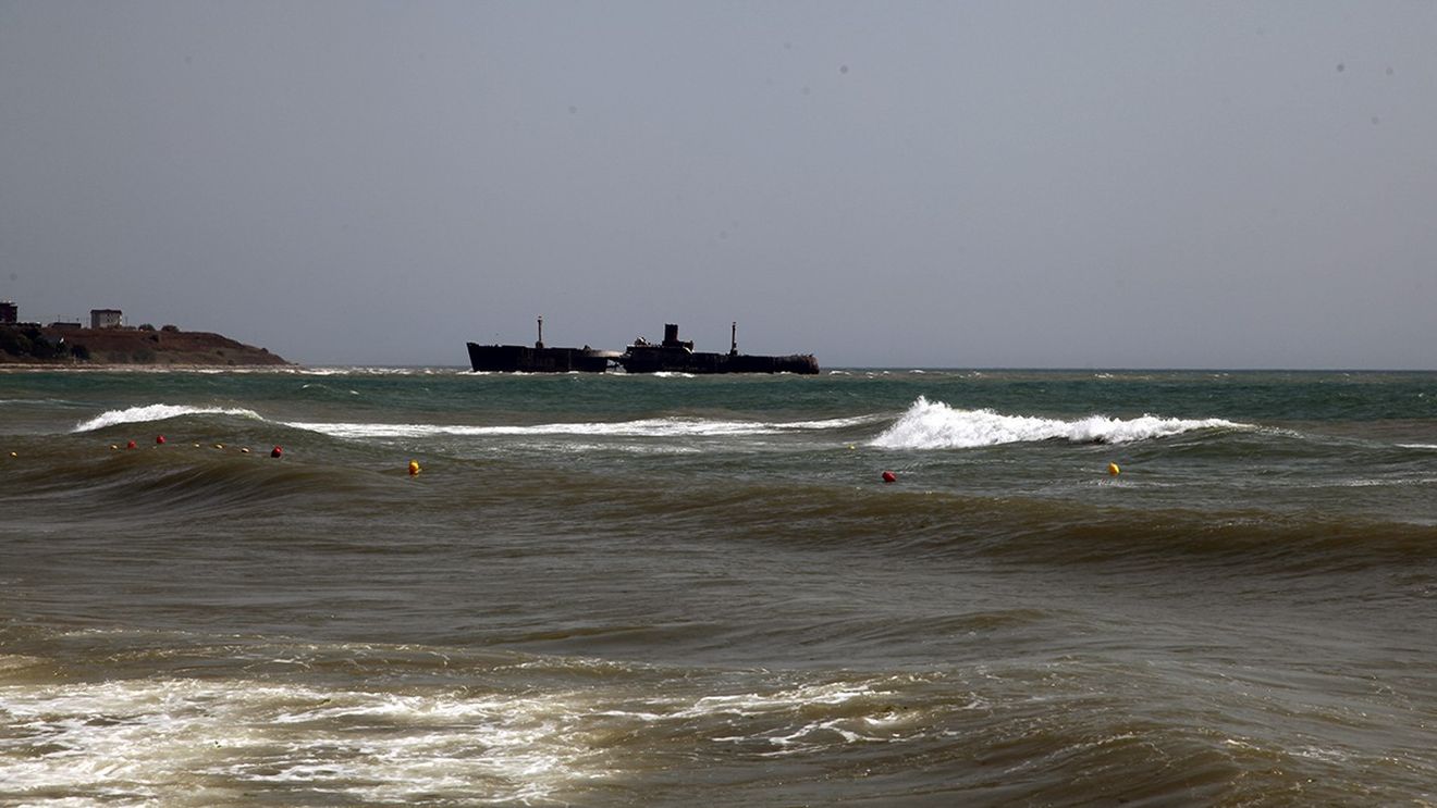 Doi marinari răniţi la Marea Neagră, în explozia unei mine marine sub un vrachier care se ducea într-un port pe Dunăre să încarce cereale, anunță grănicerii ucraineni / Un incendiu a izbucnit la bord