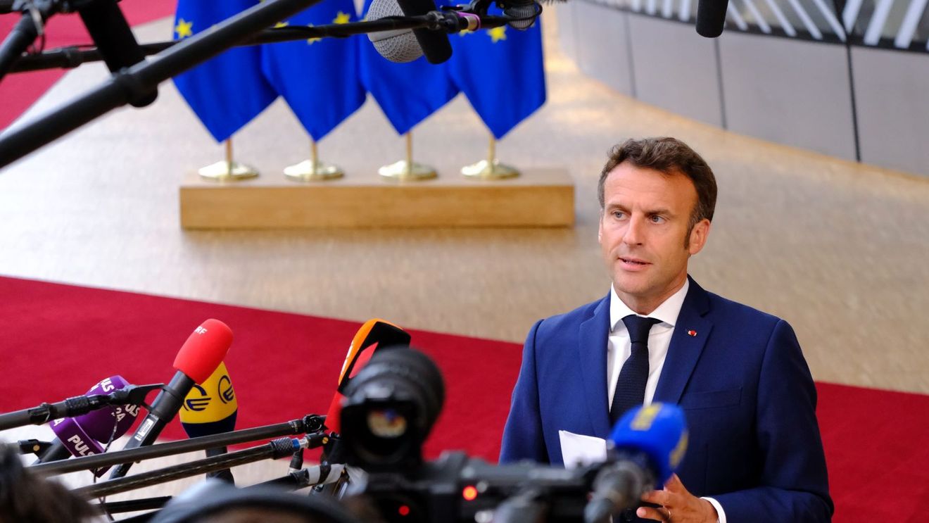 Teheranul critică întâlnirea lui Macron cu opozanţii iranieni şi califică afirmațiile liderului francez în care îşi exprimă sprijinul pentru ”revoluţia pe care femeile iraniene o conduc” drept ”regretabile şi ruşinoase”