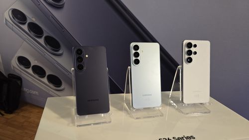 EXCLUSIV VIDEO Samsung testează bateriile siliciu-carbon, dar le va adopta „când ating standardele” companiei / Cum răspunde Tiberiu Dobre la criticile privind capacitatea bateriilor