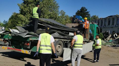 Deţinuţi de la mai multe penitenciare, la Academia de Poliţie, pentru a ajuta la curăţenie după ce acoperișul a fost smuls de furtună