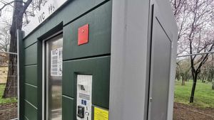 Timișoara investește 180.000 de euro în două toalete smart: 15 minute de utilizare pentru un leu, apoi curățenie automată