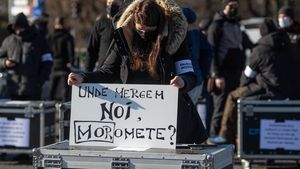 VIDEO Protest al angajaților din industria spectacolelor în Piaţa Victoriei: „2020 şi 2021 au însemnat pentru noi pierderi de milioane de euro”
