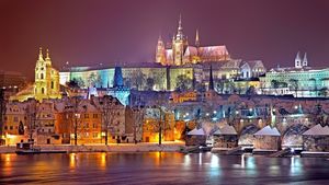 Praga va interzice tururile cu ghid turistic organizate în baruri pe timpul nopţii, în încercarea de a lua măsuri împotriva turiştilor beți și  gălăgioşi