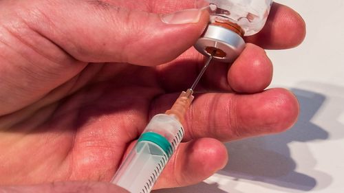 Un medicament pentru prevenirea paraliziei în urma traumatismelor, testat cu succes pe şoareci / O soluție injectată în ţesuturile din zona măduvei spinării a dus la recuperarea aproape totală a unor șoareci a căror coloană a fost secționată în prealabil