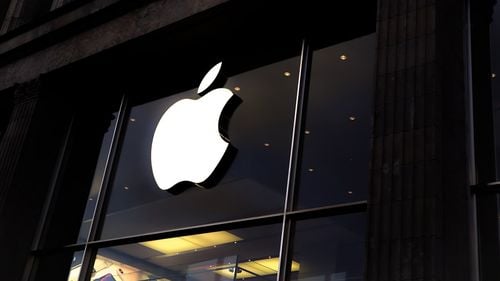 Apple promite update-uri de securitate timp de cinci ani / Decizia vine pentru a se conforma noilor norme pentru securitatea produselor din Marea Britanie
