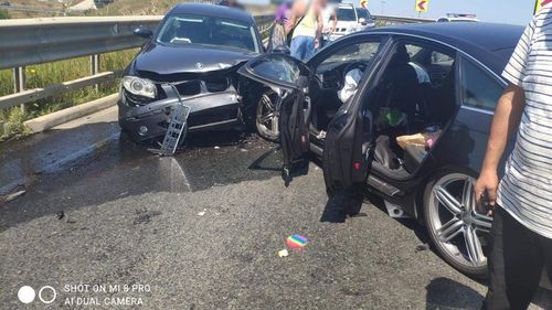Carambol cu 10 mașini pe DN13A/ O victimă neîncarcerată a avut nevoie de îngriijri