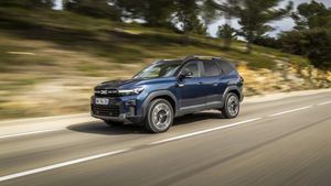 „Greu să nu fii impresionat”: Top Gear a testat Dacia Bigster Hibrid timp de o lună în Marea Britanie / Ce critici au avut pentru SUV-ul românesc