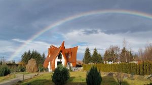 Schimbări la Castelul de Lut Valea Zânelor: Proprietarul explică de ce a introdus voucherul de 50 de lei care poate fi folosit la terasă pentru mâncare / Accesul ar urma să fie restricționat și mai mult