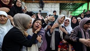 SUA cer Israelului o anchetă aprofundată cu privire la uciderea unui tânăr americano-palestinian, originar din Florida, bătut până la moarte de colonişti israelieni la Sinjil, în Cisiordania. Ambasadorul american denunţă un ”act criminal şi terorist”