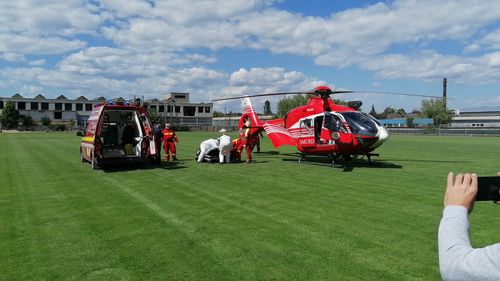 Cauza exploziei de la fabrica de armament din Cugir, explicată de un oficial din Ministerul Economiei. Procurorii cercetează împrejurările în care s-a produs accidentul