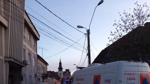 Timișoara: Peste 80 de persoane s-au autoevacuat dintr-o clădire după ce au simţit un miros înţepător care provoca tuse