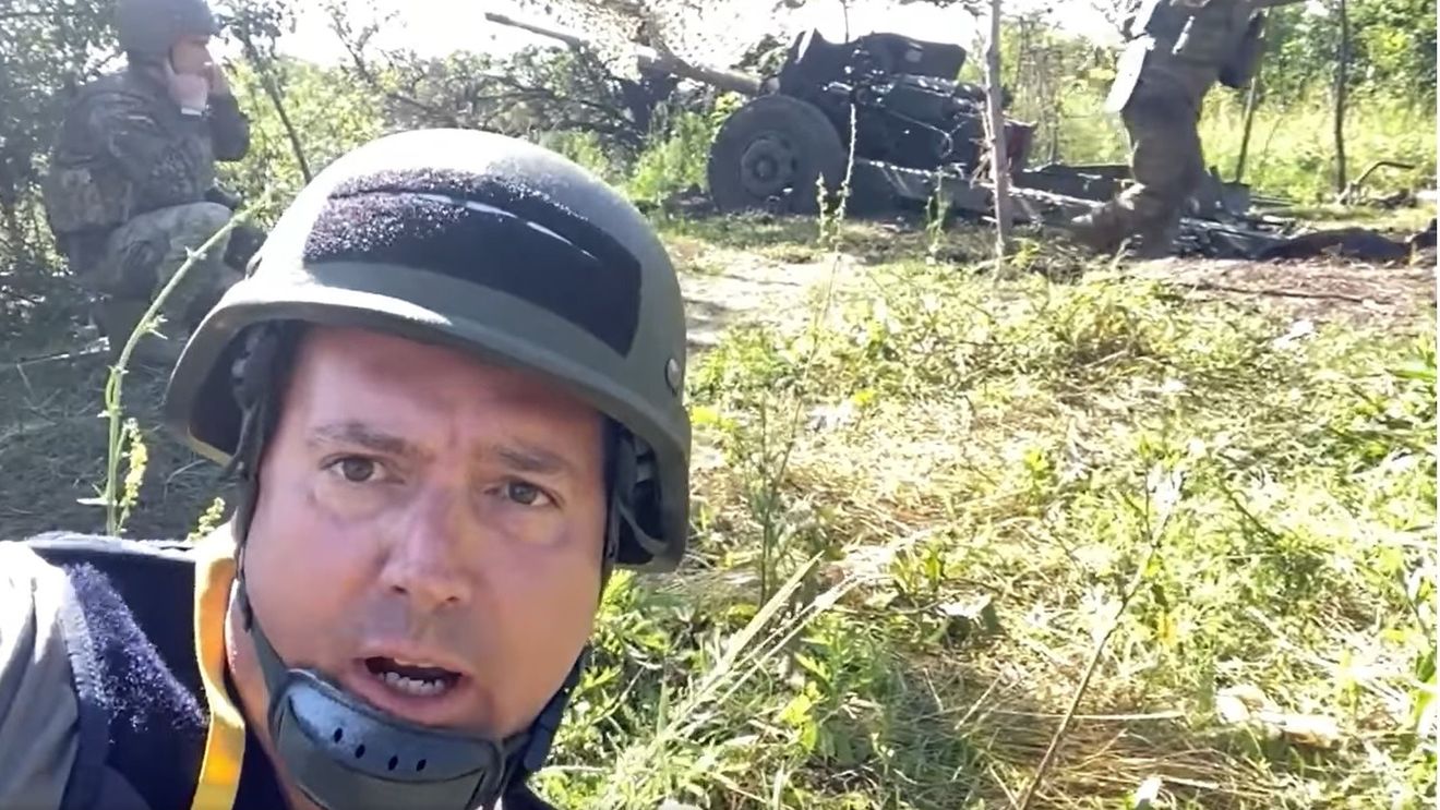 VIDEO Un jurnalist român, pe linia frontului bombardamentelor din Bahmut/ Alex Costache a relatat pentru TVR din cea mai disputată zonă între ucraineni și ruși