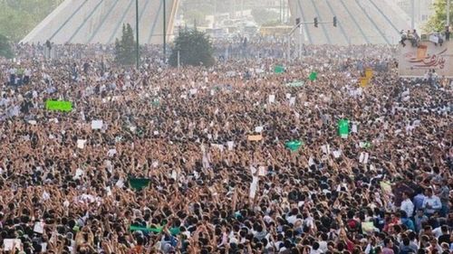 Iran: studenții de la o universitate de elită din Teheran reaprind protestele față de regimul teocratic, pe măsură de SUA concentrează o forță militară uriașă în zonă