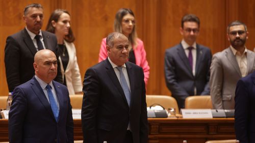 Premierul Bolojan le-a cerut tuturor miniștrilor să-și publice declarațiile de avere și de interese