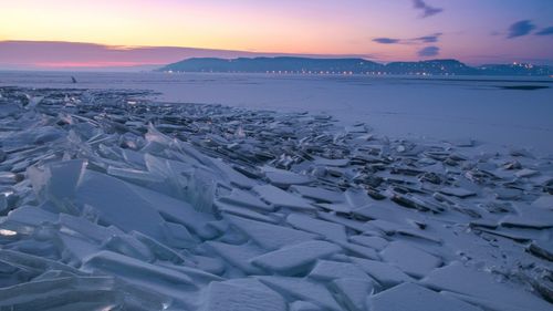 Autoritățile ungare vor un sat al lui Moș Crăciun pe malul lacului Balaton pe timp de iarnă după model finlandez