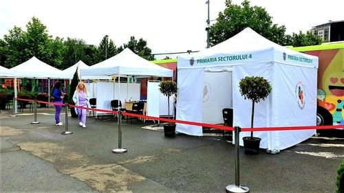 A început vaccinarea copiilor de 12-15 ani: un centru din Sectorul 4 invoca lipsa dozelor pentru a-i trimite pe minorii programați la centrul mobil care va fi inaugurat de primarul Băluță și Valeriu Gheorghiță / Reacția DSP București