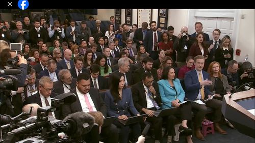 Podcasteri şi influenceri: o nouă eră în sala de presă a Casei Albe / Peste zece mii de cereri de acreditări din partea noilor media