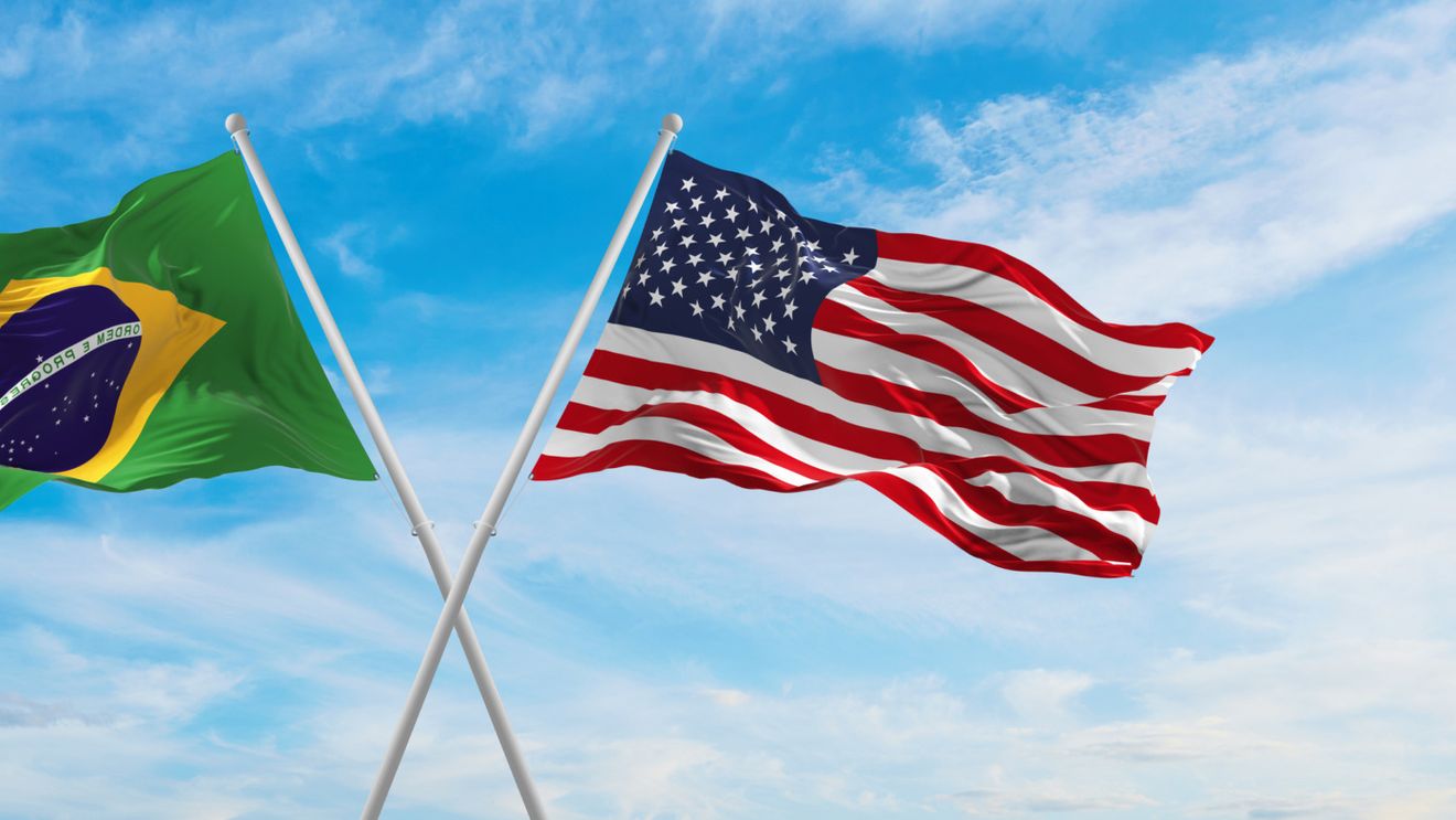 Preşedinţii Braziliei și SUA, care au avut relaţii tensionate, au convenit să se întâlnească personal după o convorbire telefonică „prietenoasă” / Exporturile de cafea braziliană au scăzut cu 70% în urma tarifelor impuse de Trump