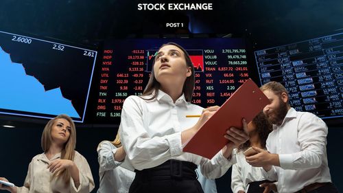 Acțiunile asiatice și contractele futures pe acțiuni europene au crescut, joi, pe fondul anunțului privind amânarea noilor tarife impuse de Trump
