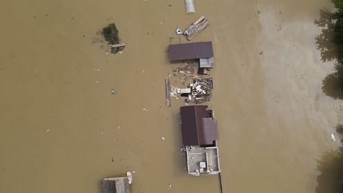 Trei morţi, drumuri inundate, camioane scufundate şi 1.000 de persoane evacuate / Vestul Coreei de Sud este devastat de ploi torenţiale