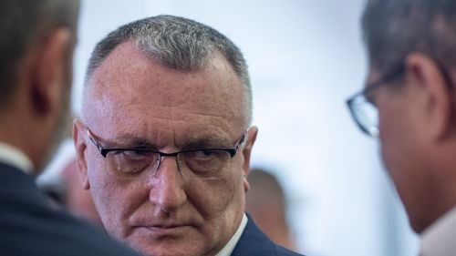 Documentul prin care Consiliul Rectorilor și-a reafirmat joi sprijinul pentru Sorin Cîmpeanu - emis fără acordul mai multor rectori și în condițiile în care fostul ministru a revenit la conducerea organizației