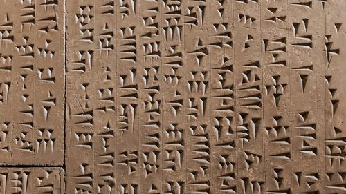 Cel mai vechi sistem de scriere din lume își poate avea originea în simboluri misterioase, nedescifrate