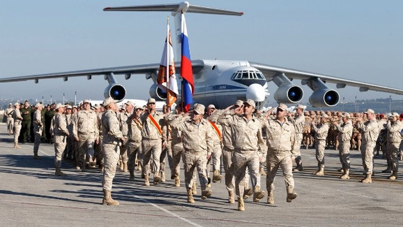 Forțele ruse caută refugiu în Libia după retragerea din Siria și fuga lui Assad