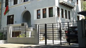 Clotilde Armand preia propunerea susținută de Andrei Oișteanu și va iniția schimbarea numelui străzii pe care se află Ambasada Republicii Belarus: Strada Tuberozelor din Sectorul 1 să se numească Str. Roman Protasevich