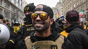 Fostul lider al grupului extremist Proud Boys, condamnat la 22 de ani de închisoare pentru atacul de la Capitoliu